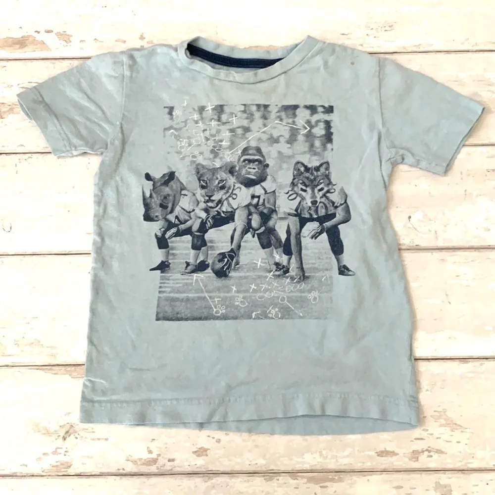 Old Navy 5T Boys Blue Football Graphic Tee Kids Short Sleeve Shirt Size 5